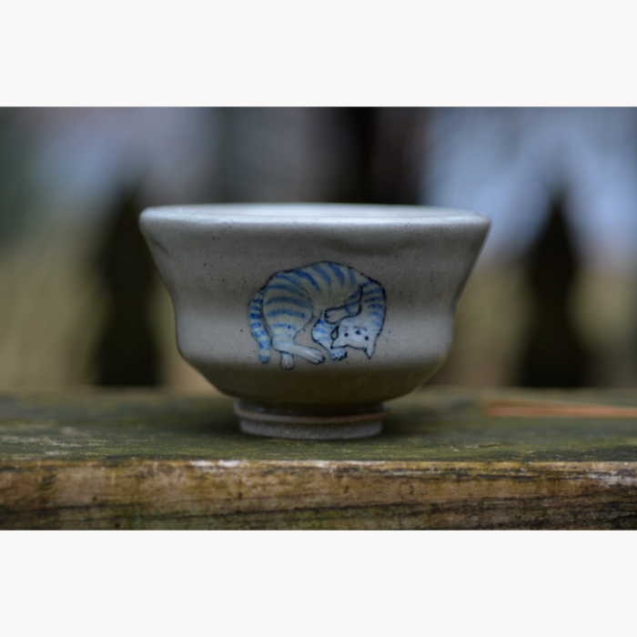 japanese style chawan teacup hand thrown pottery cat nyanko design